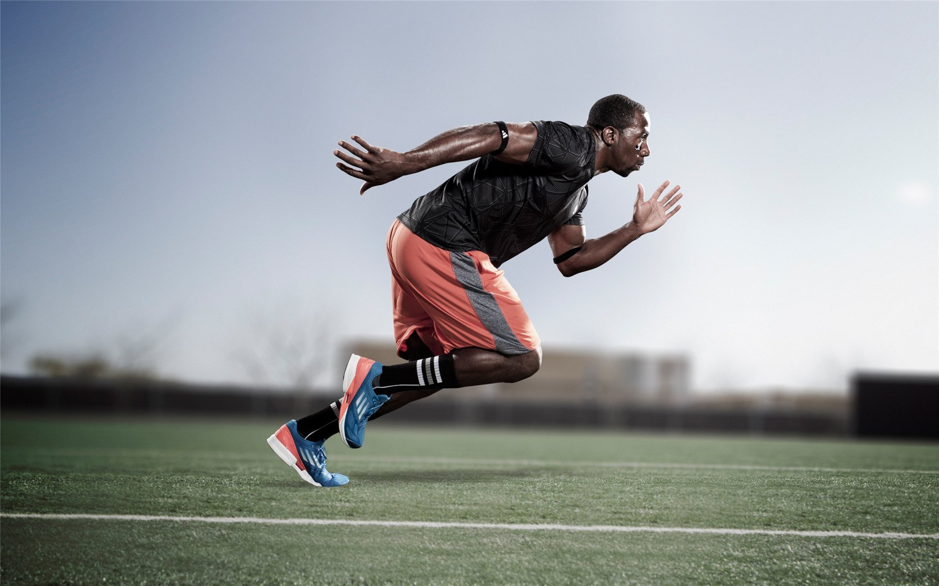 佩雷兹一骑绝尘统治全场，威廉姆斯鏖战索伯上演逆袭之战